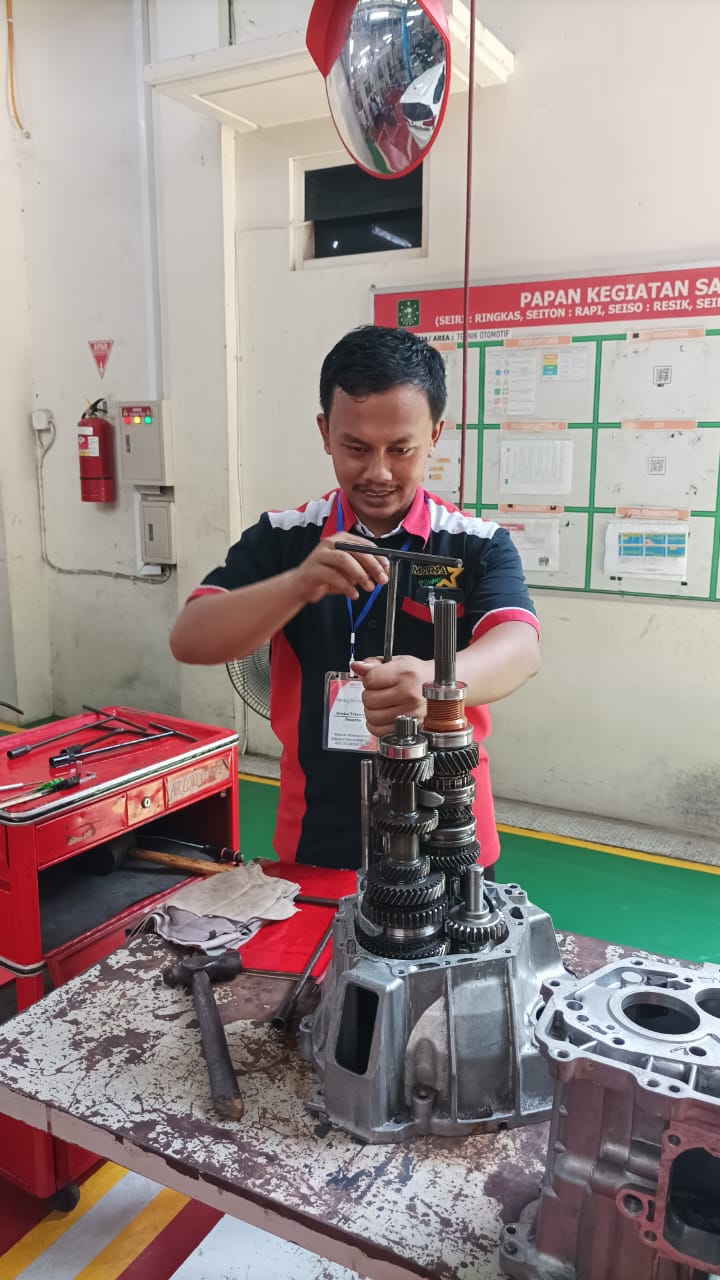 Guru SMK Ma&rsquo;arif 9 Kebumen Ikuti Pelatihan Pro Technician Pintar Bersama Daihatsu di Kudus